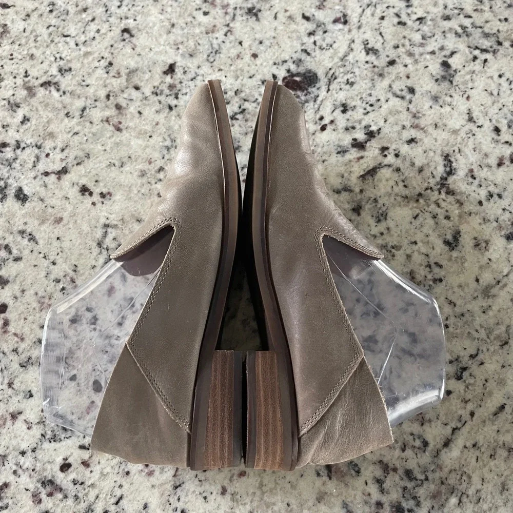 Lucky Brand Cahill Loafers‎ Womens 7 Taupe Leather Minimalist Pointed Toe Flats